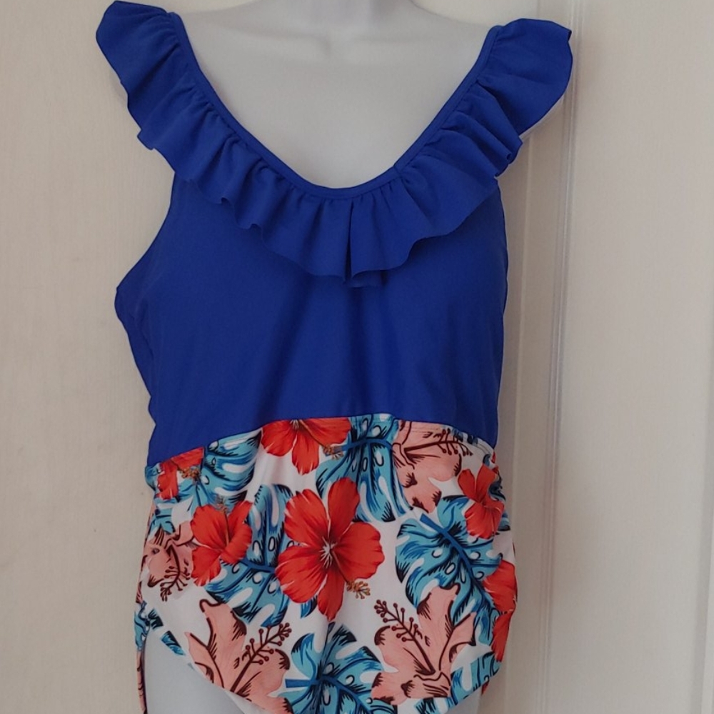 🌺🌺 Tropical Hibiscus Ruffle Front One Piece Swimsuit. Plus 3XL